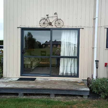 Appartement Flying Plate Saloon à Waimate Extérieur photo